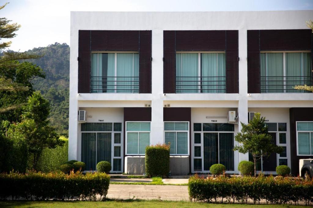Royal Hills Golf Resort & Spa Nakhon Nayok Exterior photo