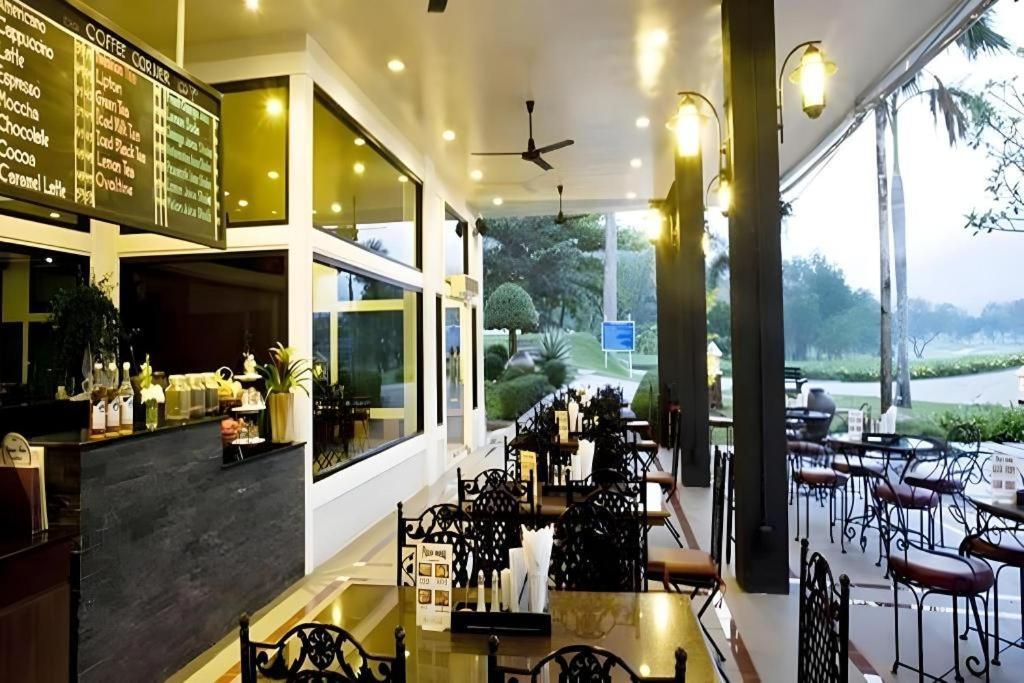 Royal Hills Golf Resort & Spa Nakhon Nayok Exterior photo